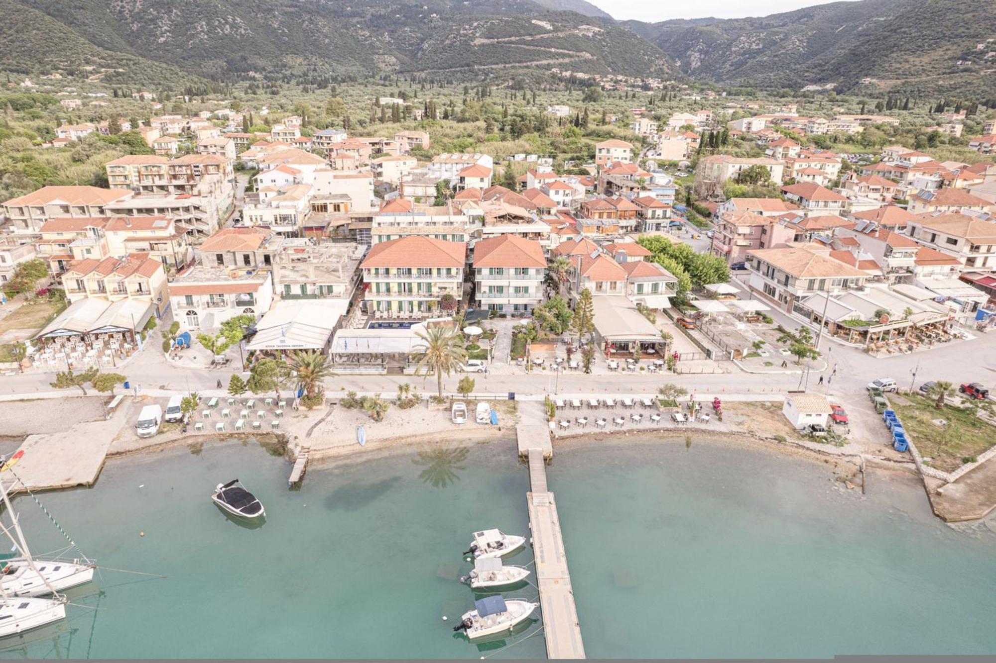 Captain'S Seafront Apartments Nydri  Extérieur photo