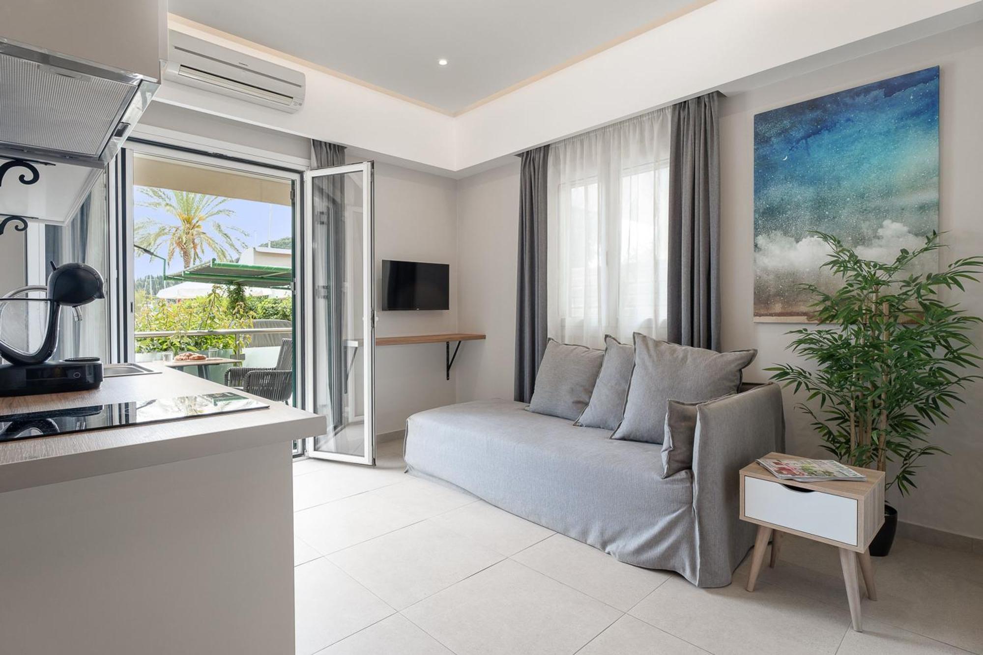 Captain'S Seafront Apartments Nydri  Extérieur photo